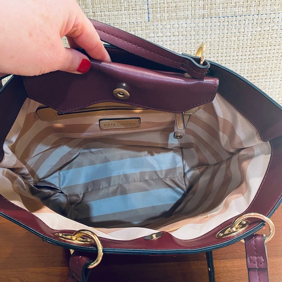 🌟3xHP🌟NWOT Kate Landry Burgundy Faux Leather & Suede Tote w/ Gold Floral - Picture 8 of 13